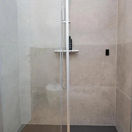 Schalet Superior In Puri Nella Valle Dei Laghi Apartment *